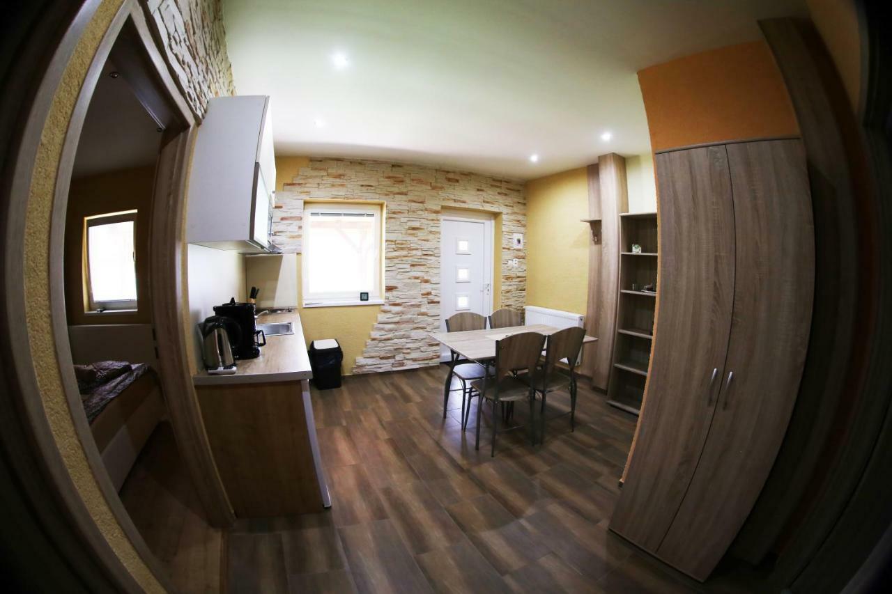 Apartmany Dimitra Štúrovo エクステリア 写真