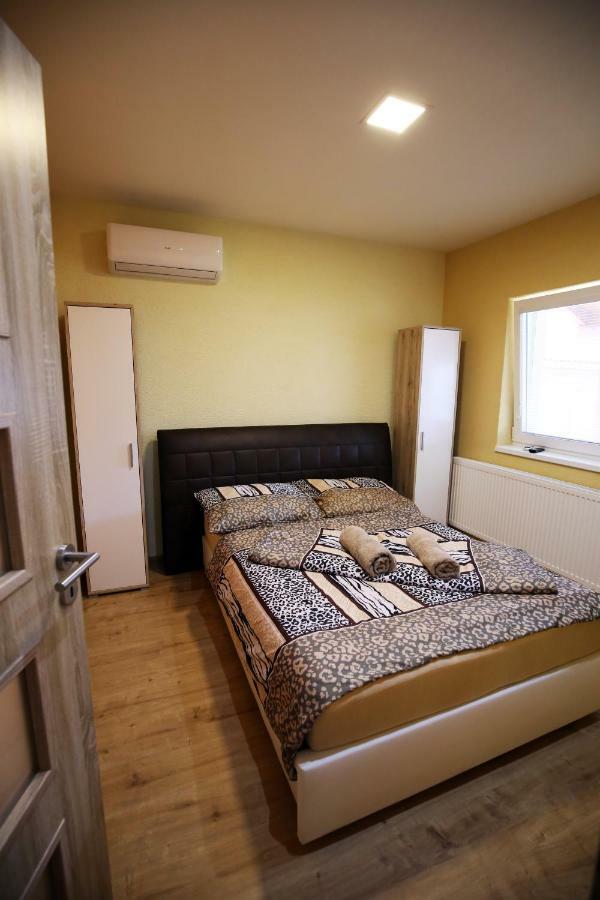 Apartmany Dimitra Štúrovo エクステリア 写真