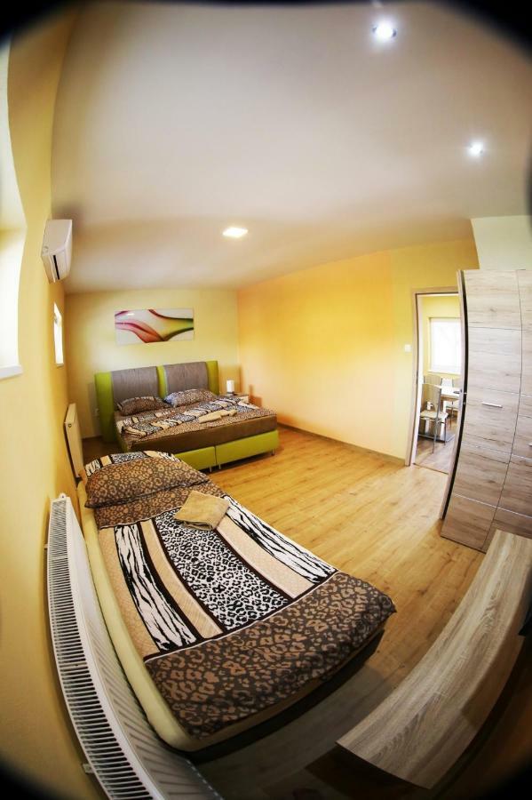 Apartmany Dimitra Štúrovo エクステリア 写真