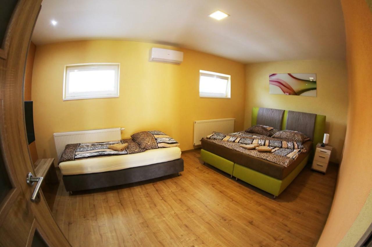 Apartmany Dimitra Štúrovo エクステリア 写真