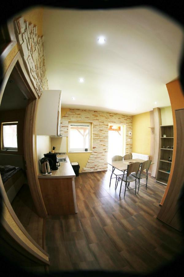 Apartmany Dimitra Štúrovo エクステリア 写真