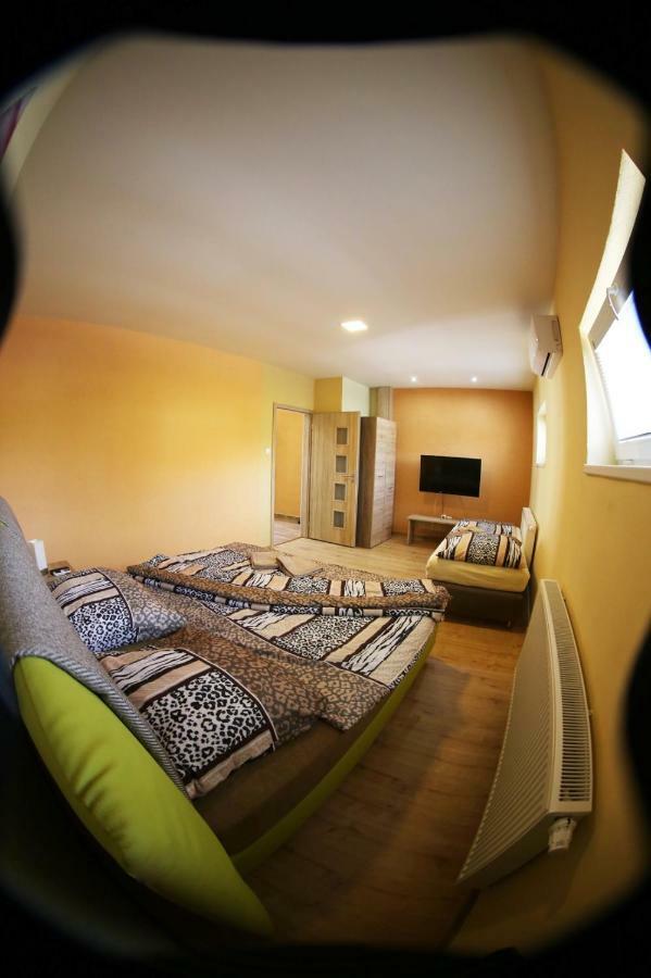 Apartmany Dimitra Štúrovo エクステリア 写真
