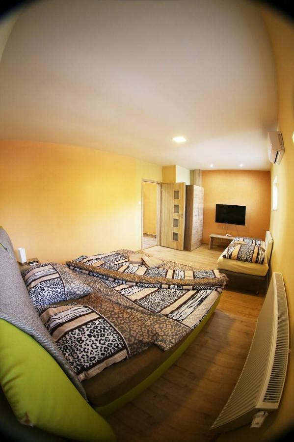 Apartmany Dimitra Štúrovo エクステリア 写真