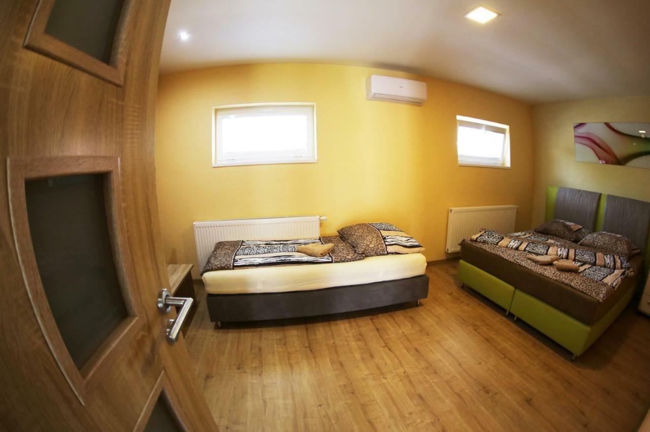 Apartmany Dimitra Štúrovo エクステリア 写真