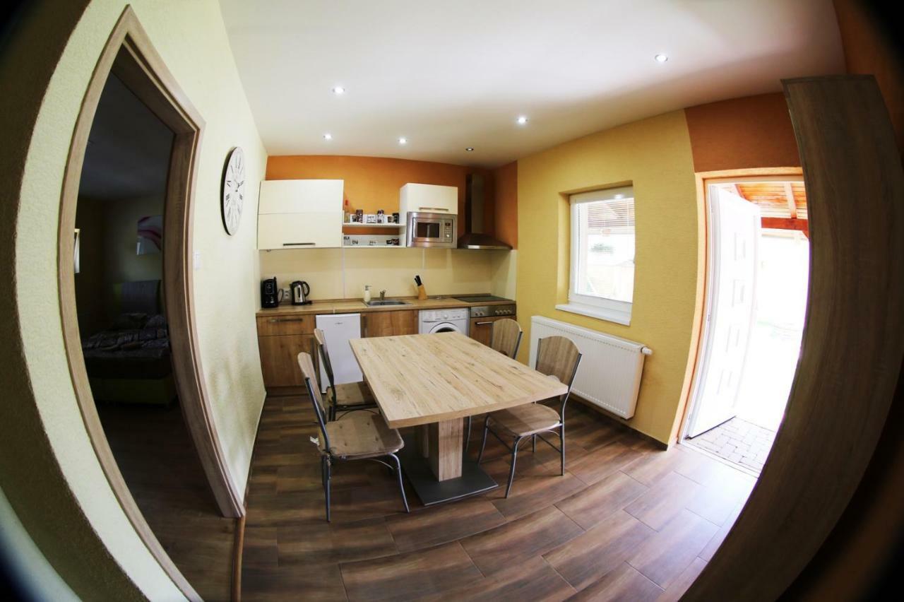 Apartmany Dimitra Štúrovo エクステリア 写真